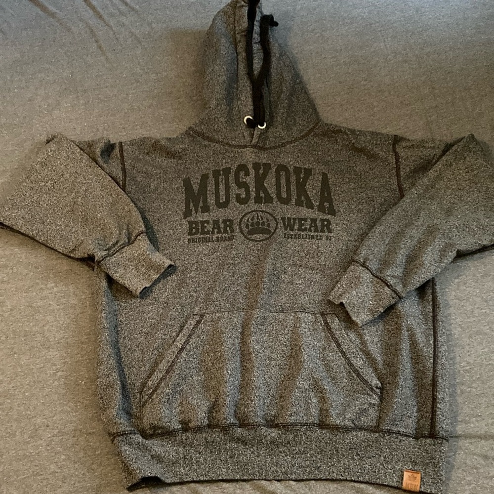 MUSKOKA BEAR WEAR HOODIE • Size XL • Fantastic condition